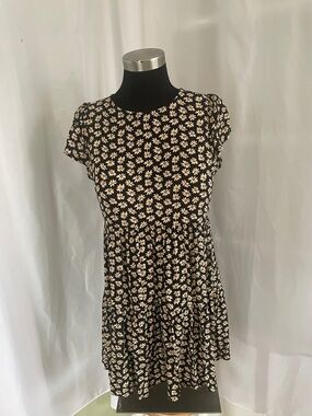 American Eagle Dress Black Daisy Print Cap Sleeve SizeM, PTP 19, L 31, Viscose